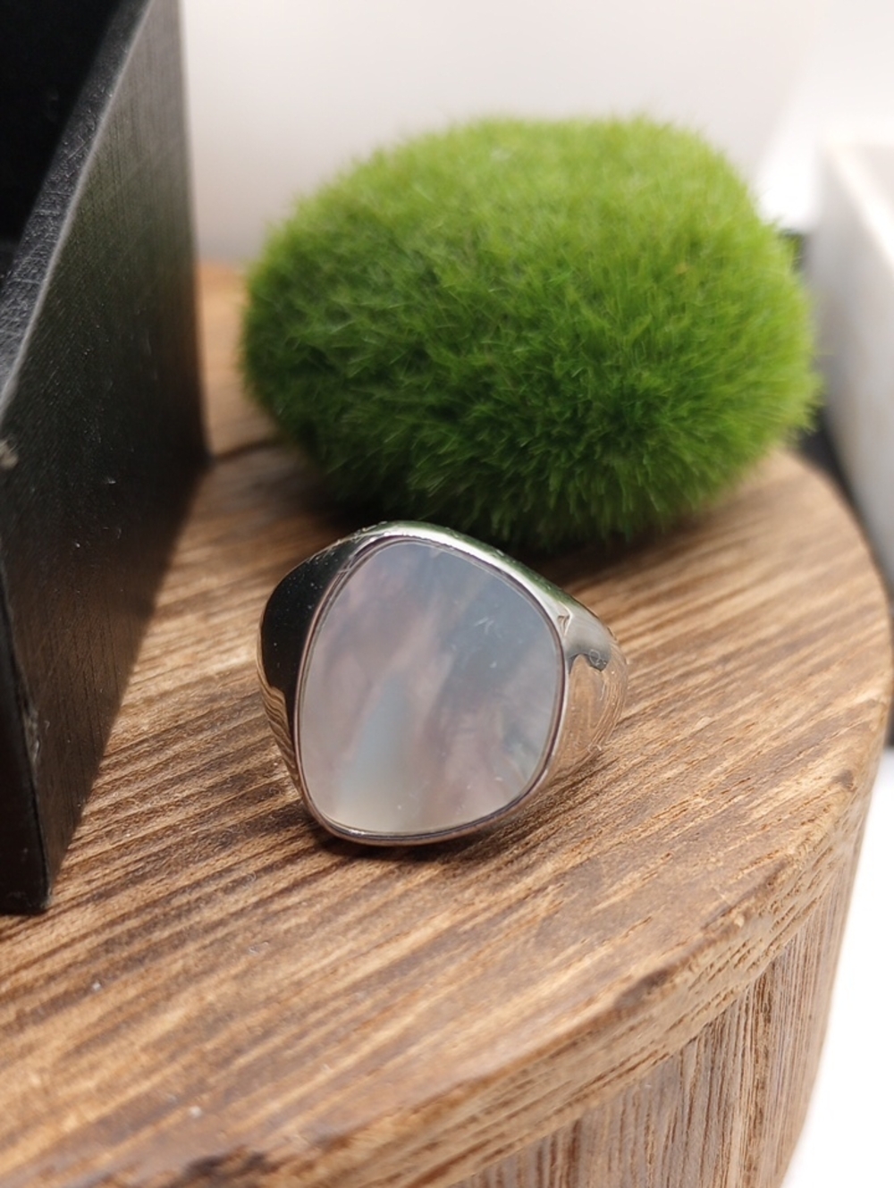 Men’s Signet Ring with Mother of Pearl Inlay - Silver Adjustable Band R304